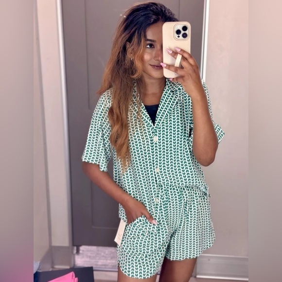 A New Day Crepe Short Sleeve Camp Shirt and shorts set green and white - Picture 1 of 16